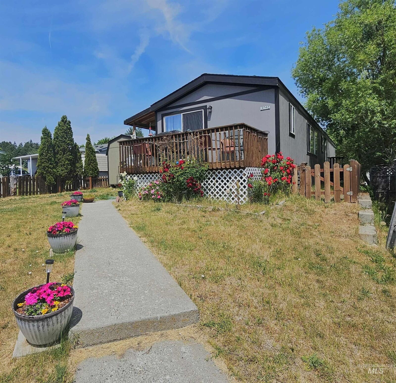 Property Photo:  609 N Almon 3046  ID 83843 