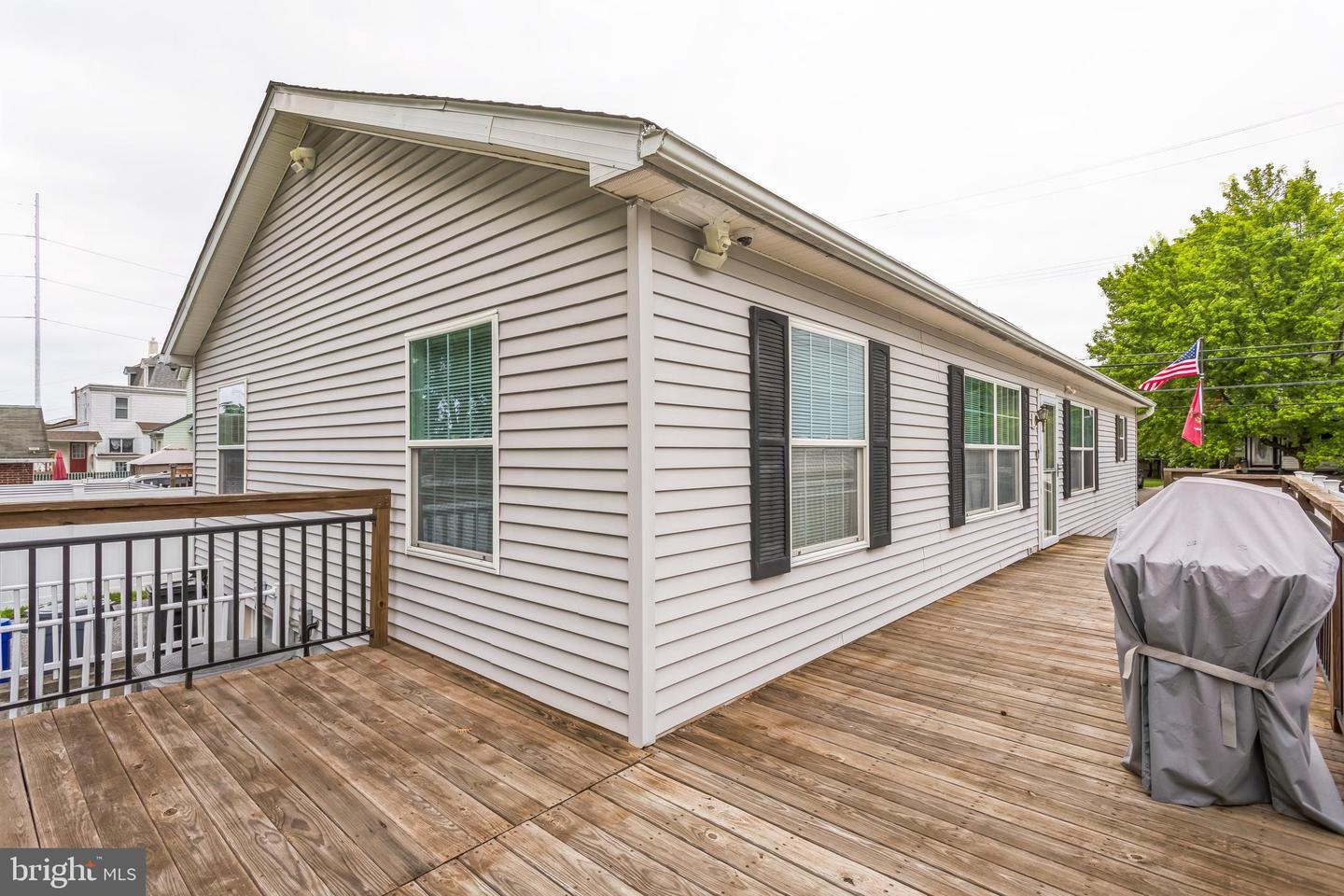 Property Photo: 1622 Amosland Road PA 19076
