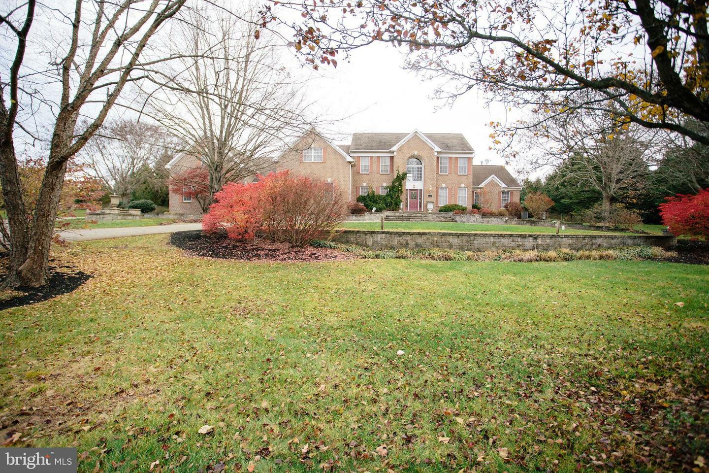 5 Hidden Hollow Drive  Hamilton NJ 08620 photo