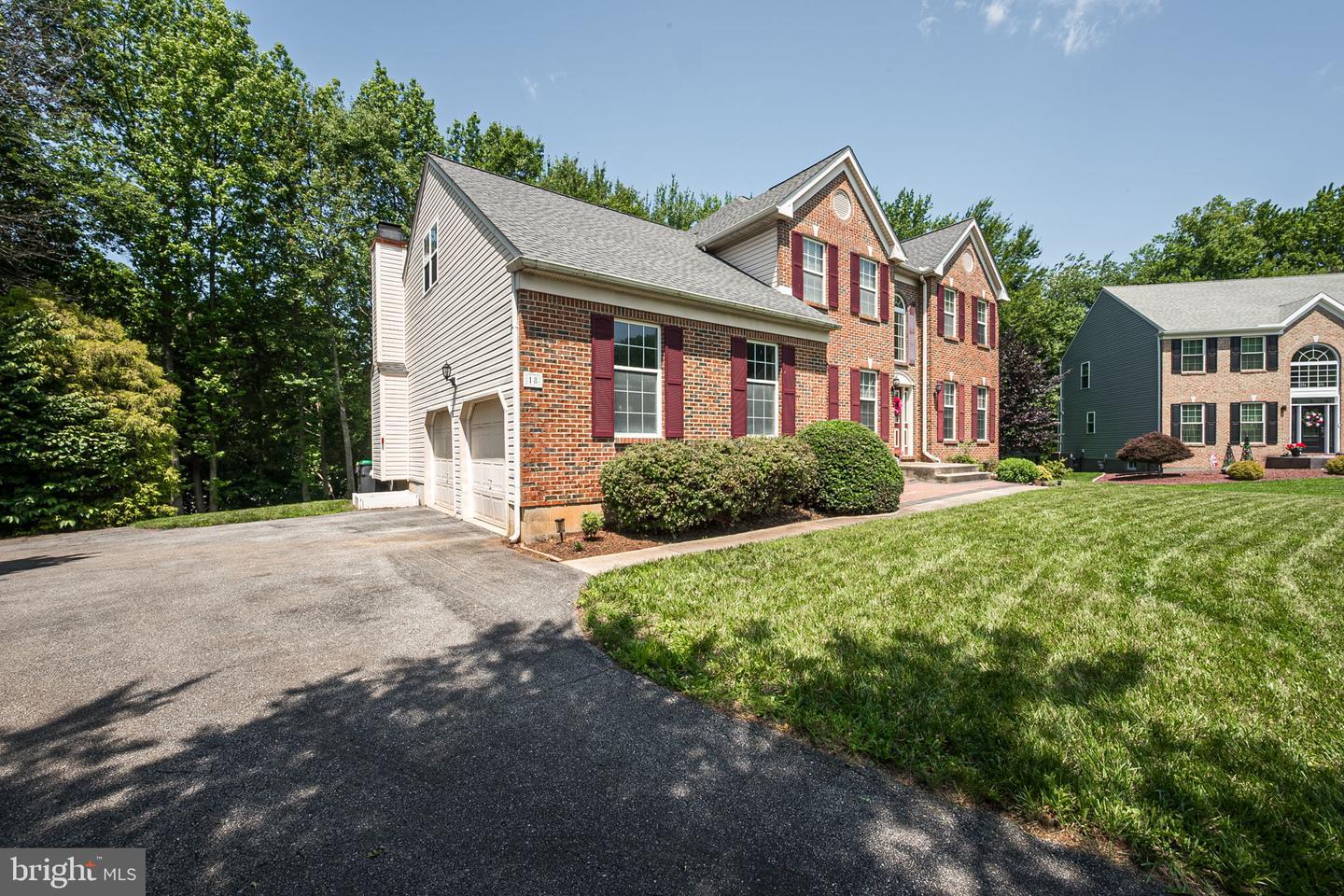Property Photo: 18 Knights Crossing DE 19713
