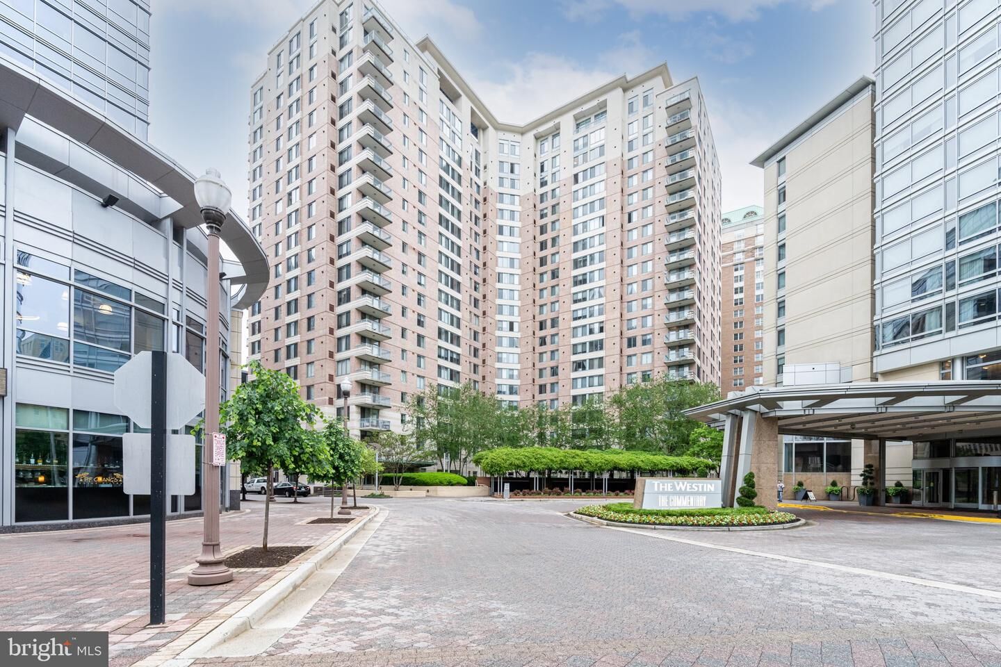 Property Photo: 851 N Glebe Road N 1903 VA 22203