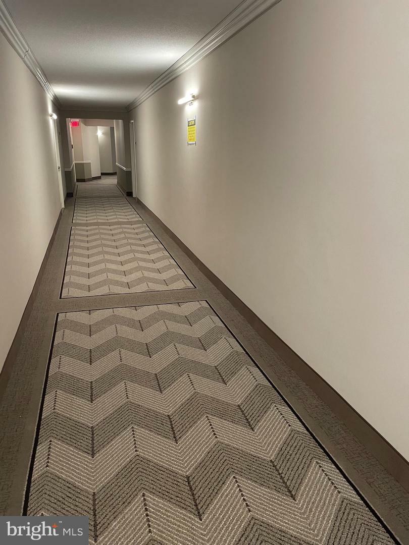 Property Photo: 8370 Greensboro 306 VA 22102