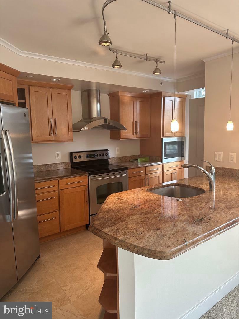 Property Photo: 1325 N Pierce Street 303 VA 22209