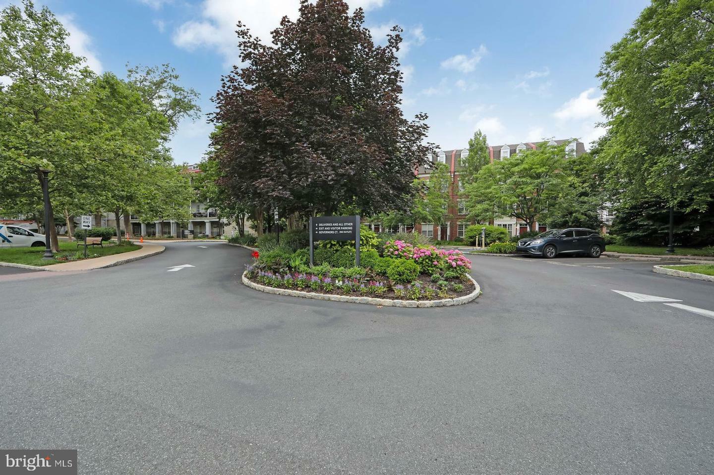 Property Photo: 500 Admirals Way 419 PA 19146