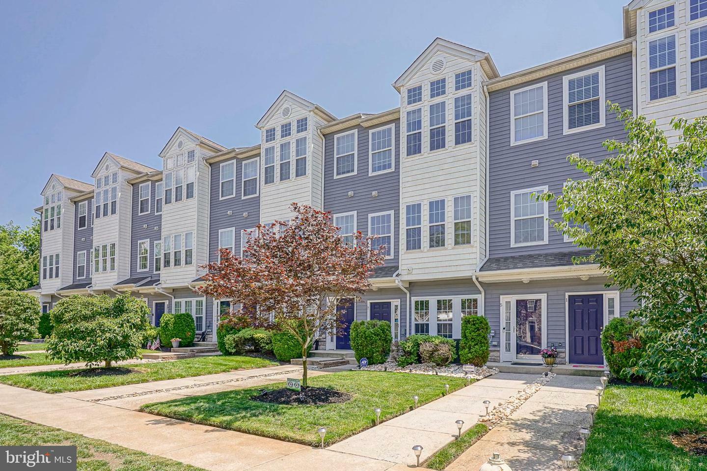 Property Photo:  7 Fox Court  NJ 08075 