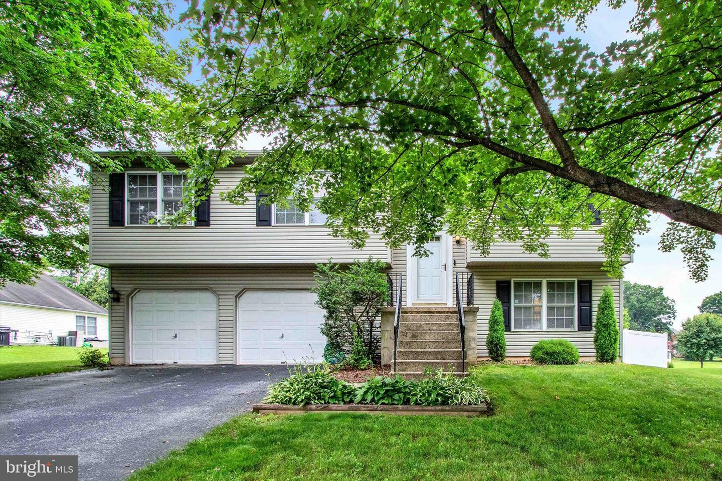 4 Dogwood Drive  Wernersville PA 19565 photo