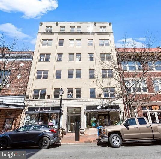 Property Photo:  815 King Street 4E  VA 22314 