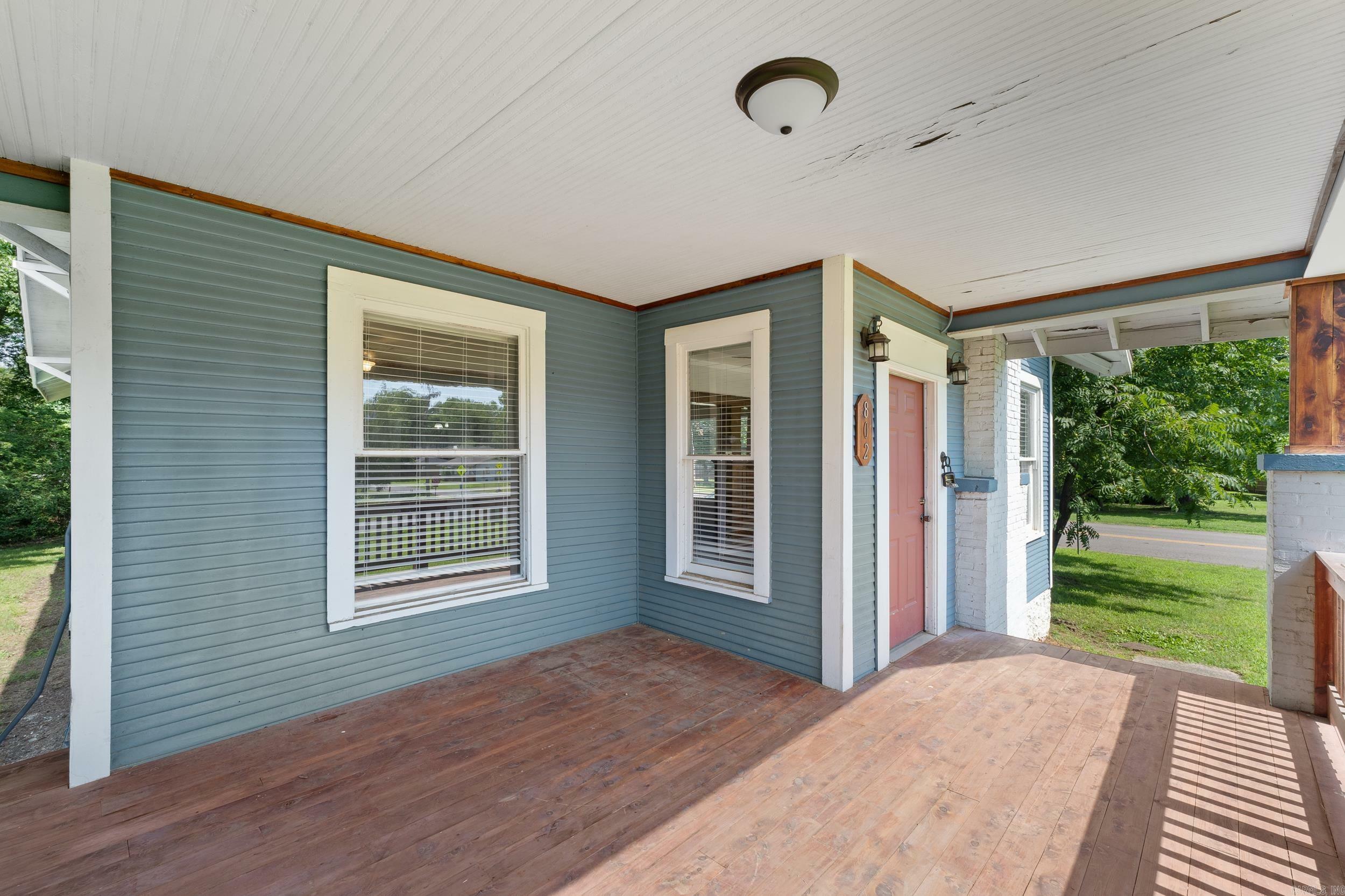 Property Photo: 802 S Glenwood Ave AR 72801