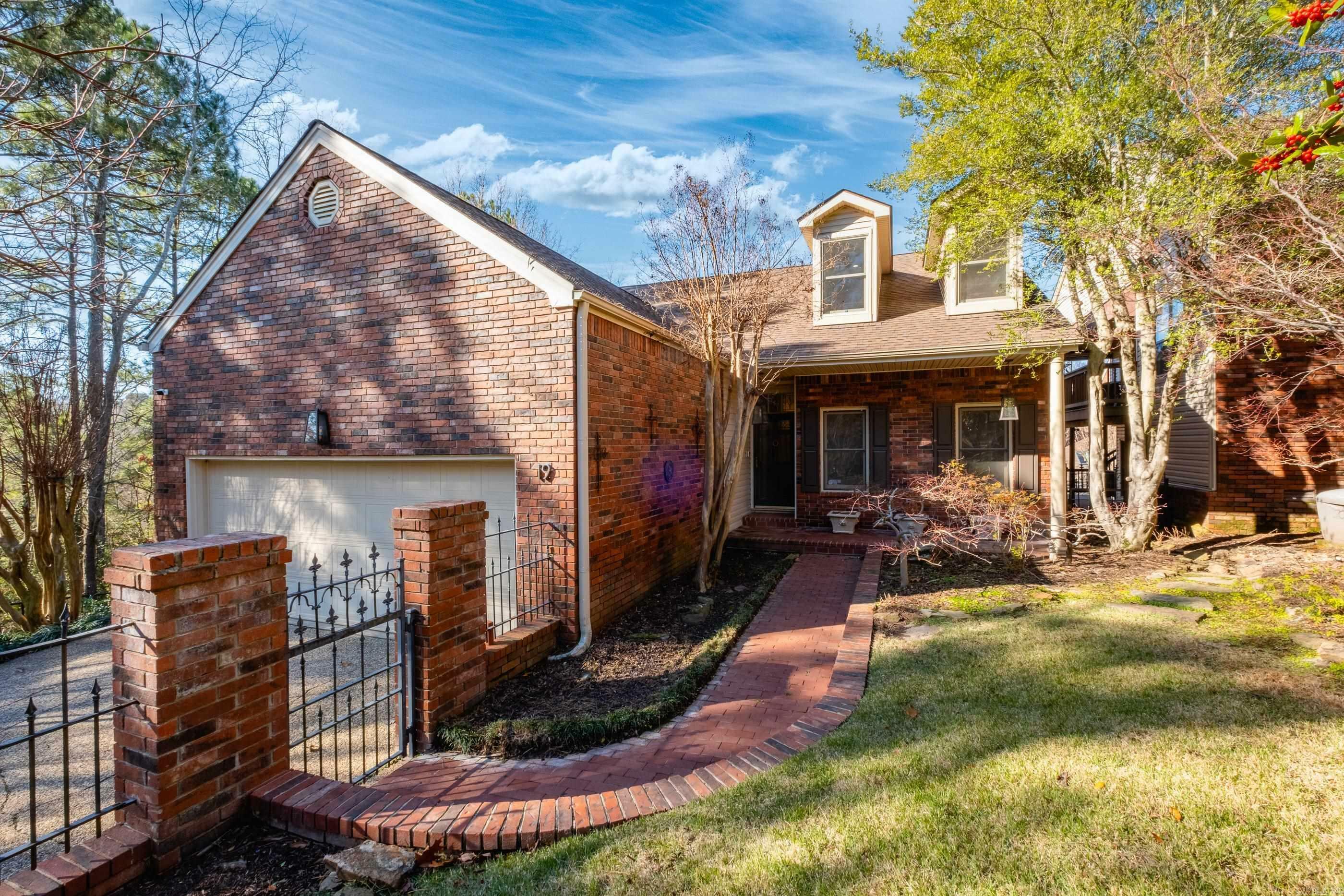 Property Photo: 801 Pleasant Valley Drive, Unit 19 AR 72227