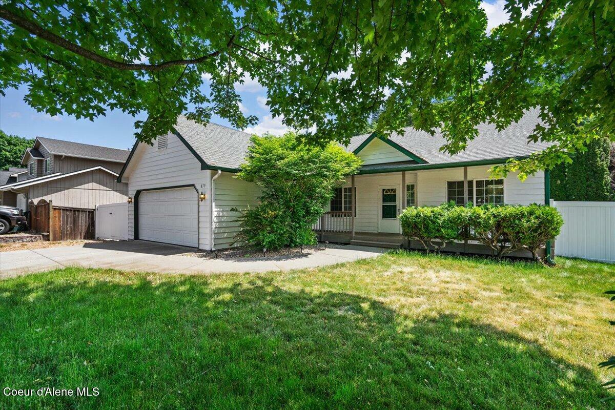 Property Photo: 879 E Cloverleaf Dr ID 83835