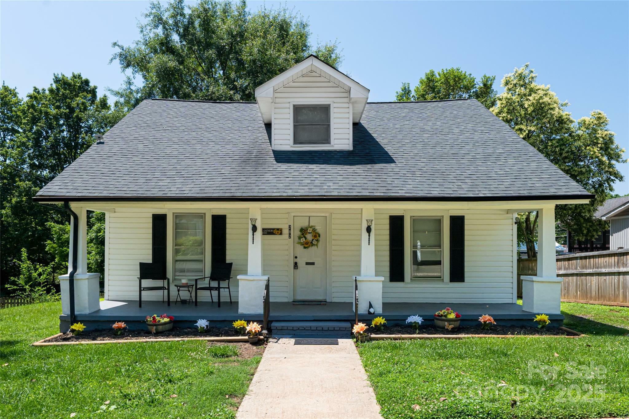 Property Photo: 282 Arlington Street NC 28043