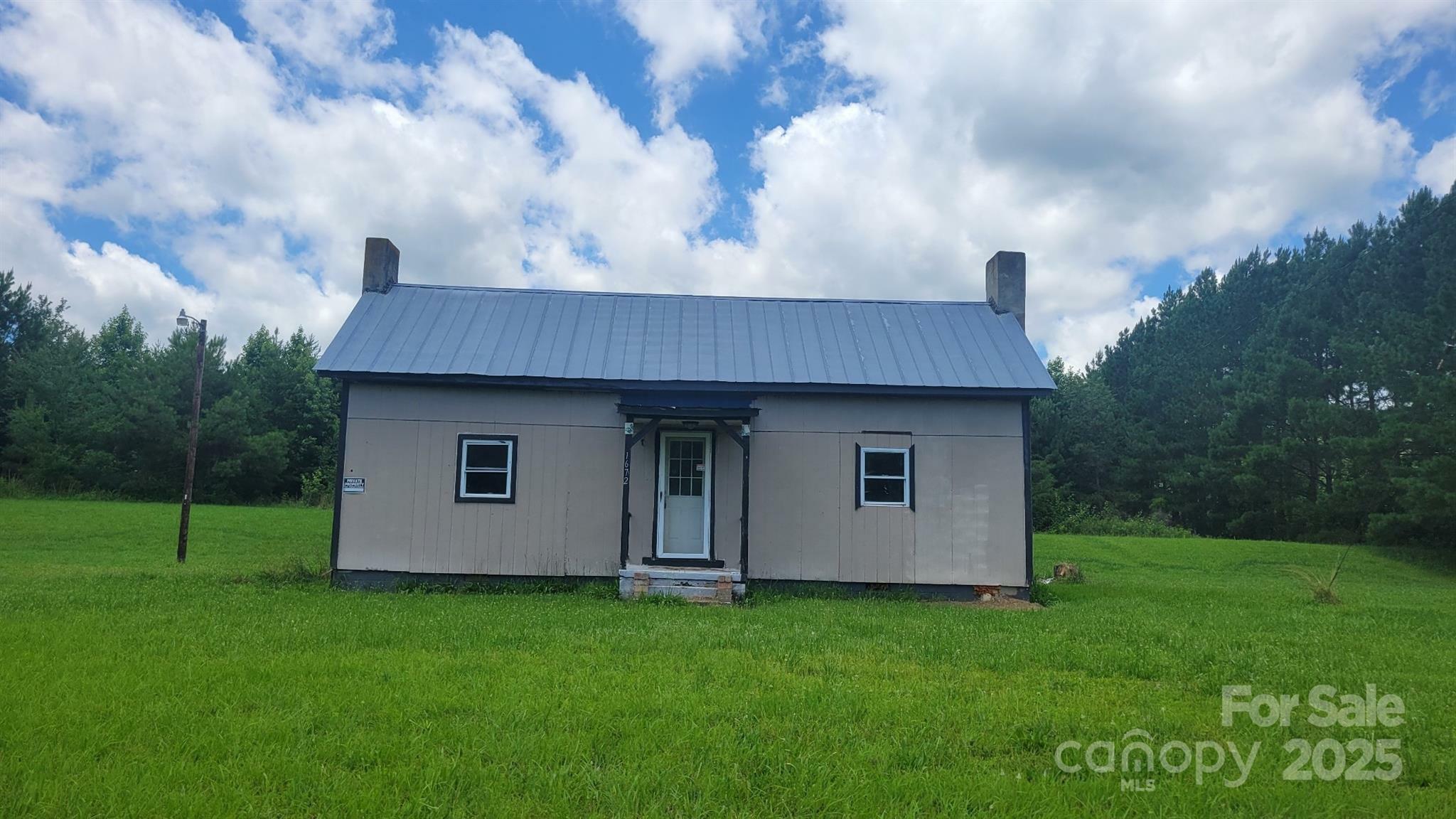 Property Photo: 1672 Riverview Road NC 28092