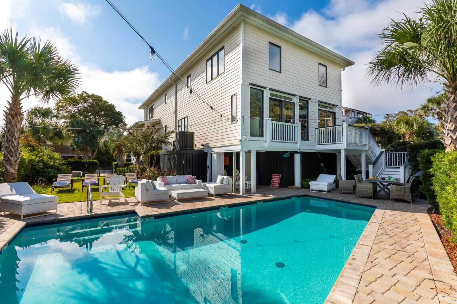 Property Photo: 109 Carolina Boulevard SC 29451
