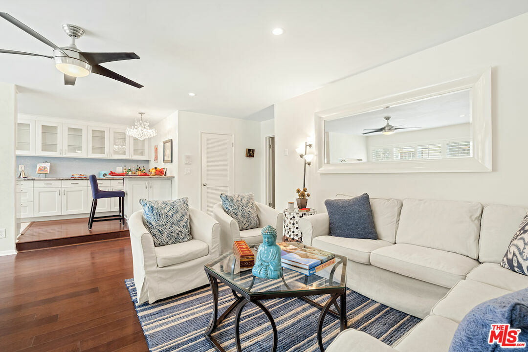 Property Photo: 425 Idaho Ave CA 90403