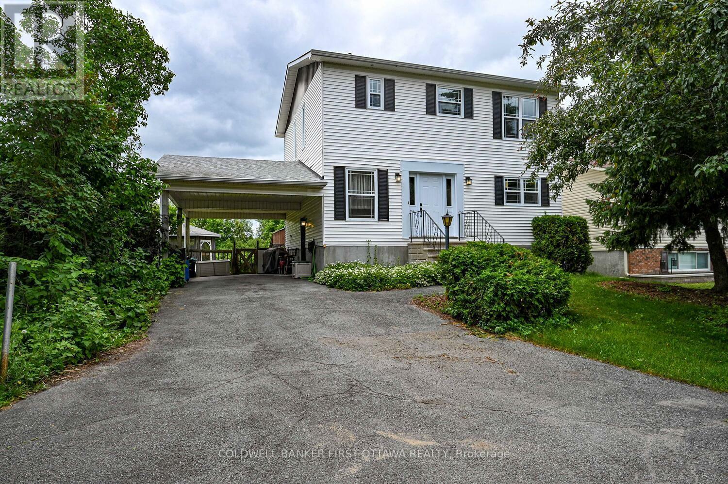 22 Poole Creek Crescent  Ottawa ON K2S 1G4 photo