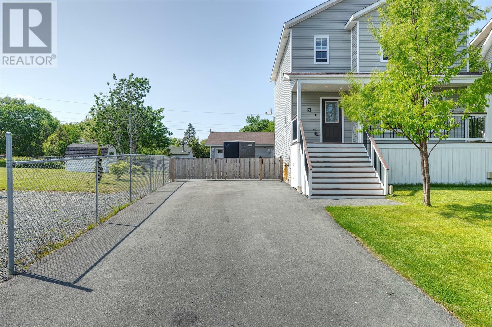 Property Photo:  7 Dominion Place  NL A1X 7S1 