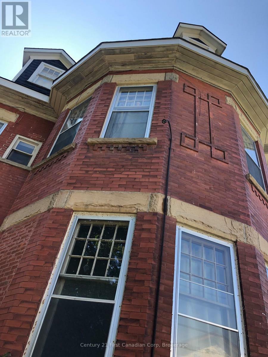 Property Photo:  263 Church Street  ON N5A 2R7 