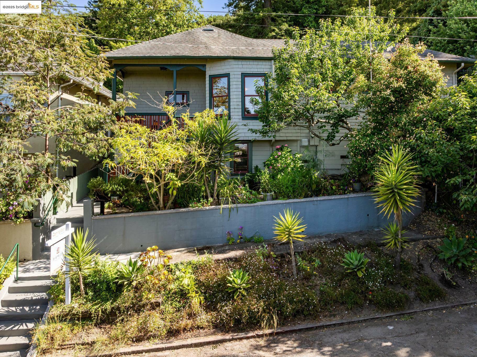 Property Photo: 233 Arizona CA 94801