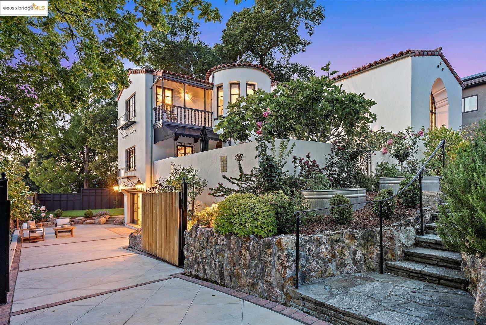Property Photo:  5850 Acacia Ave  CA 94618 
