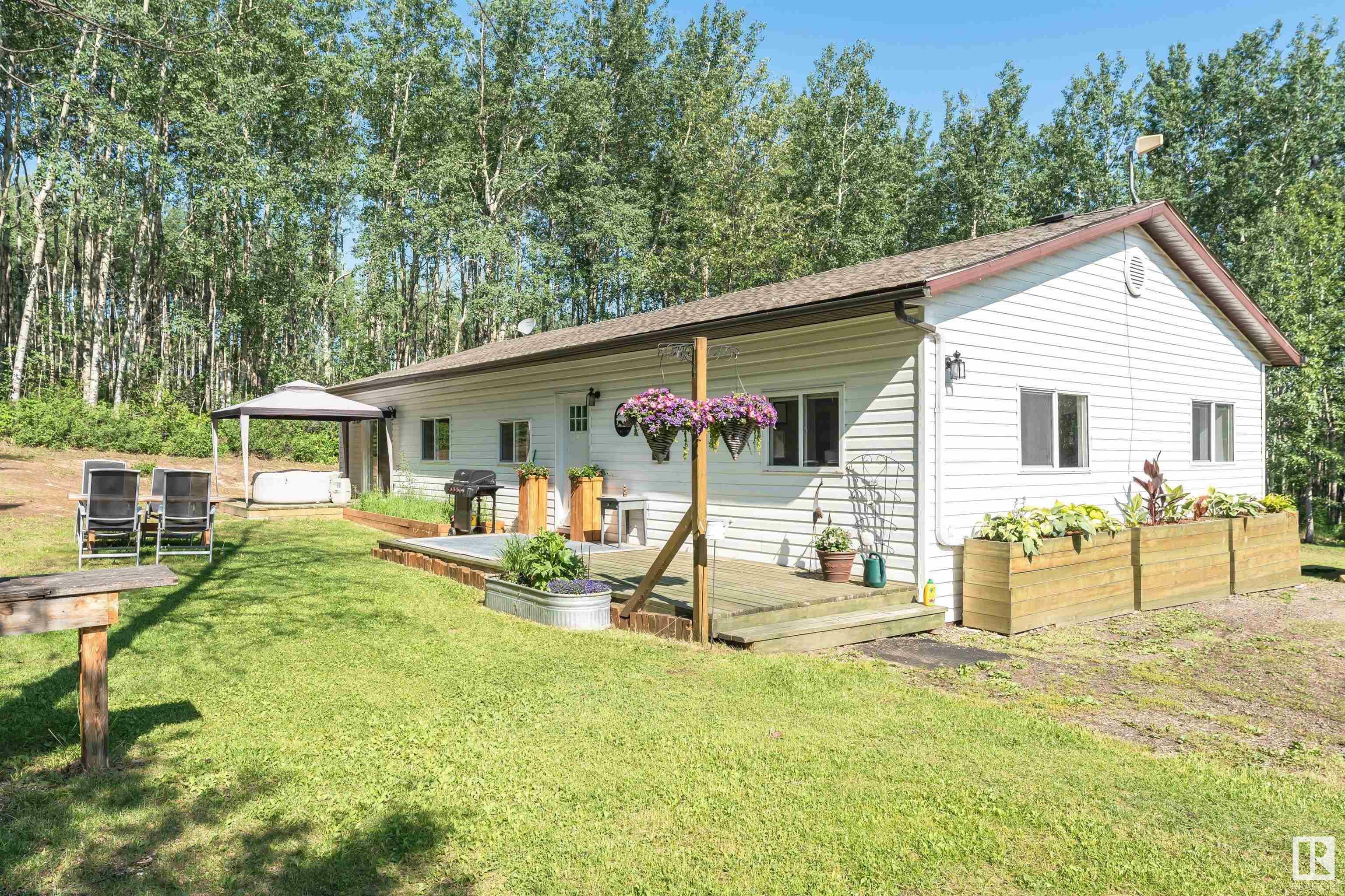 400, 1414 Hwy 37  Rural Lac Ste. Anne County AB T0E 1V0 photo