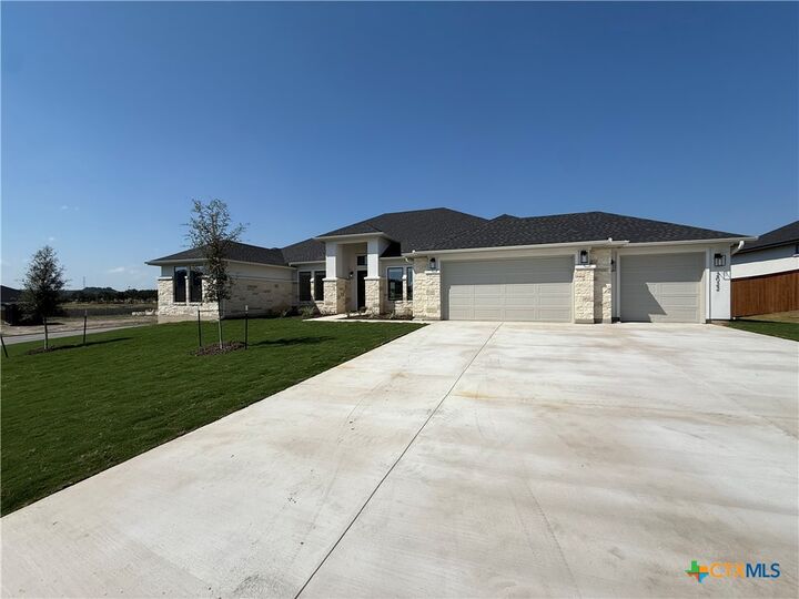 Property Photo:  2022 Gray Fox Drive  TX 76559