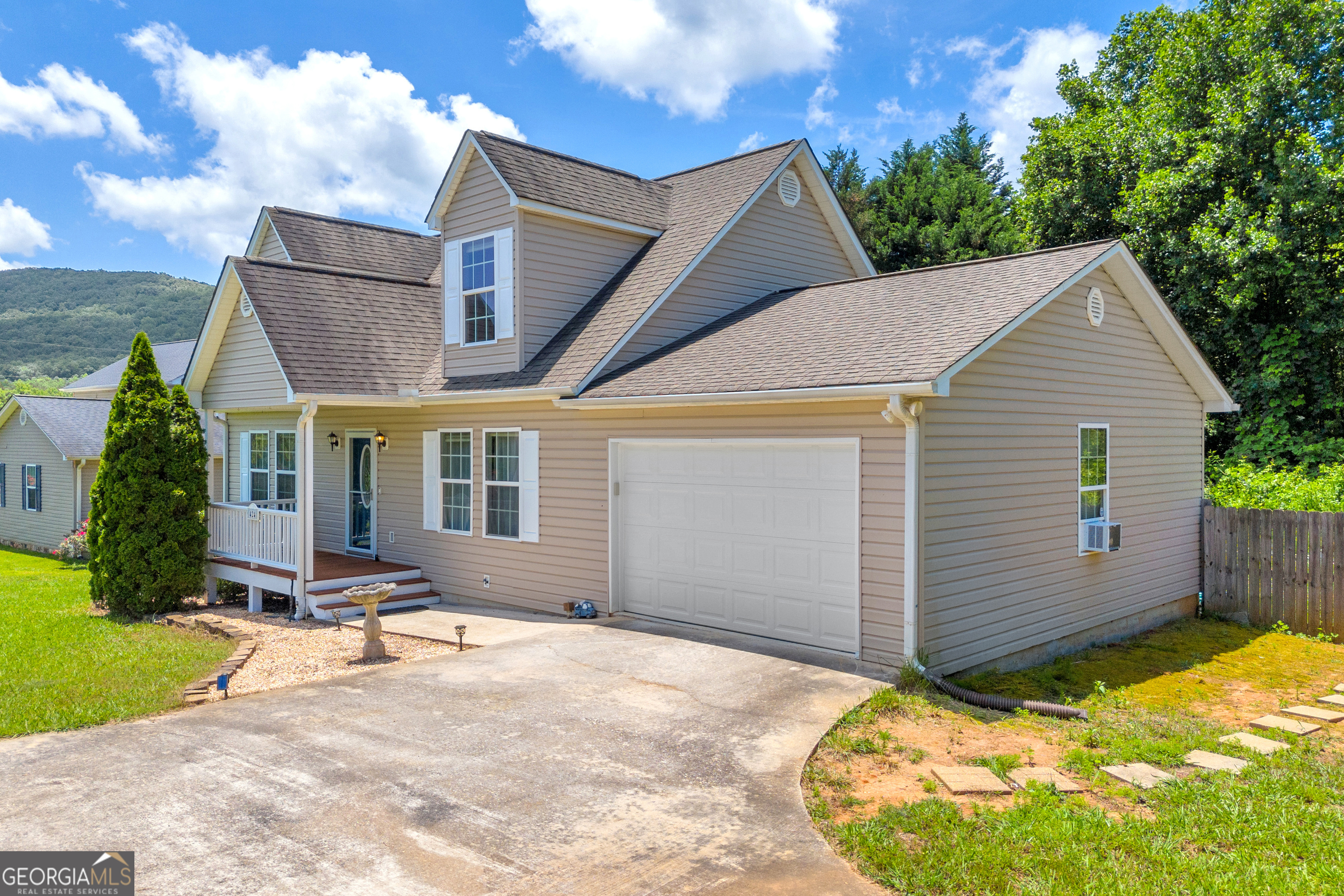 Property Photo: 424 Head Street GA 30528