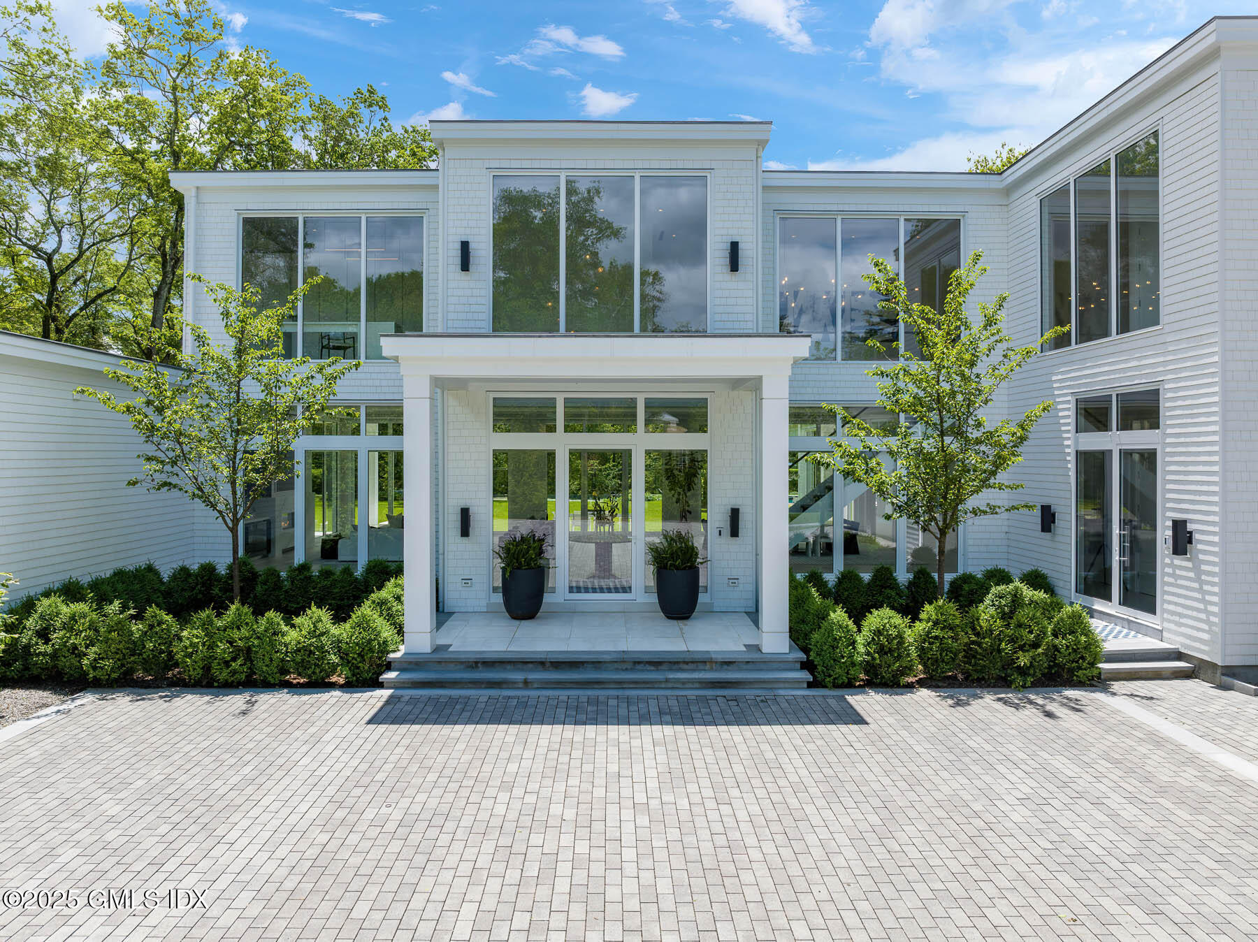 Property Photo: 8 Fox Run Lane CT 06831