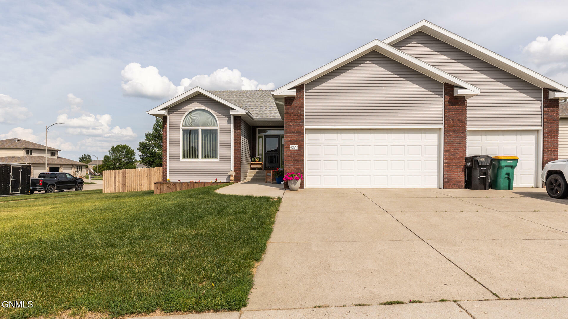 4929 Fountainblue Drive  Bismarck ND 58503 photo