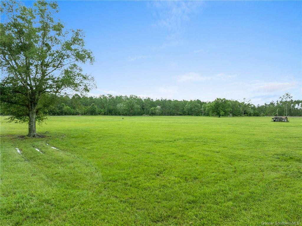 Property Photo: 844 M Cooley Road LA 70633