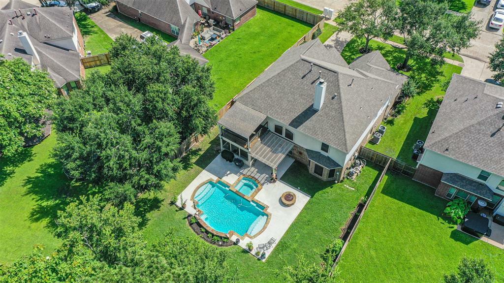 Property Photo: 2406 Blue Water Bay Drive TX 77494