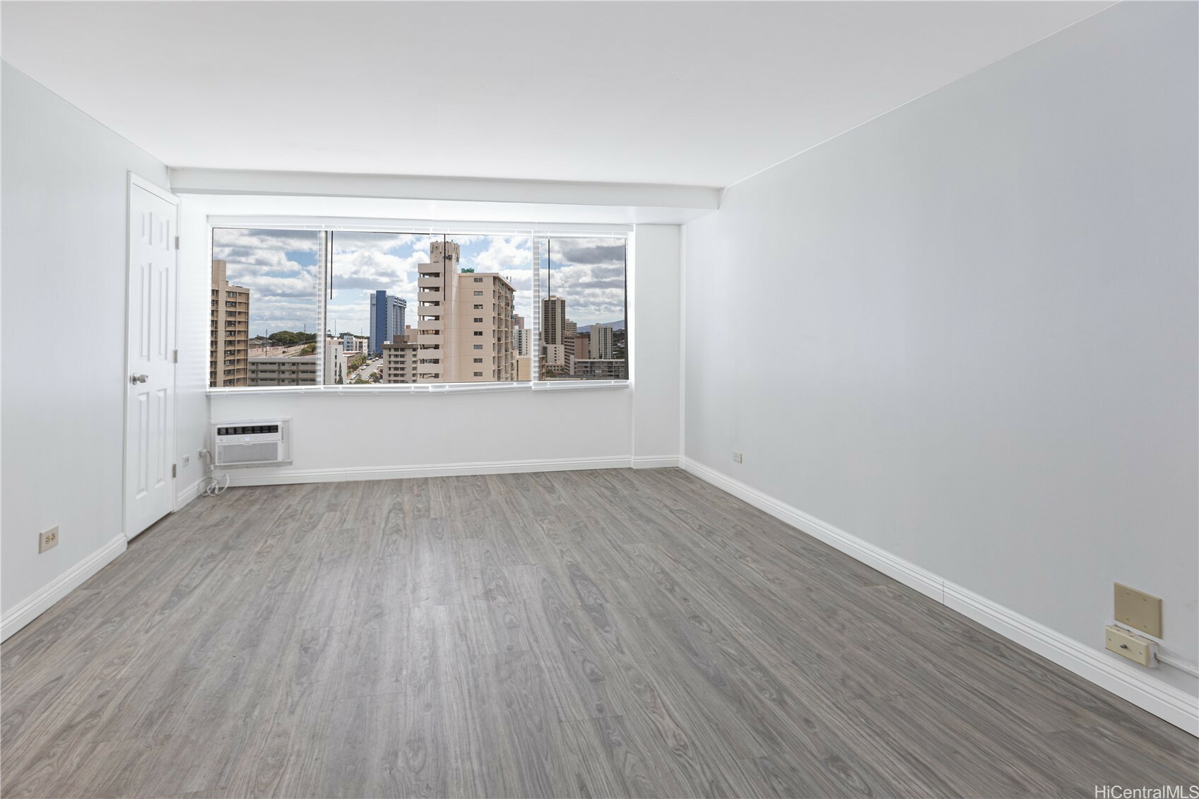 Property Photo: 2888 Ala Ilima Street 1307 HI 96818