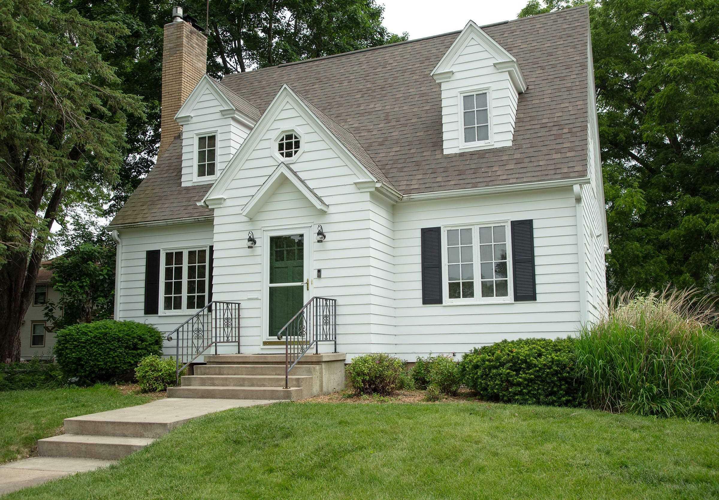 Property Photo: 215 NW 6th Street IA 50677