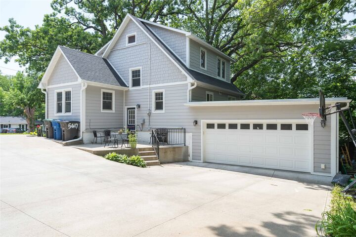 Property Photo:  5617 Grand Avenue  IA 50312 