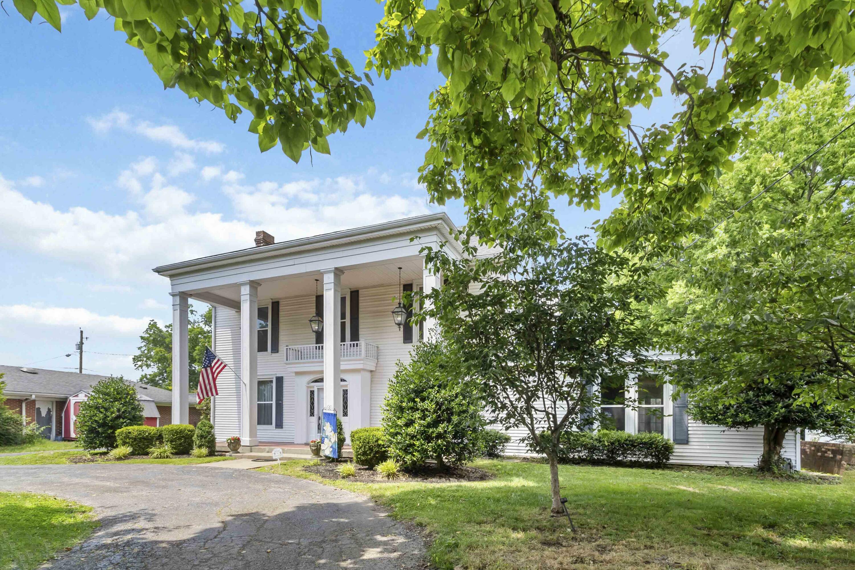 Property Photo: 305 Barnes Mill Road KY 40475