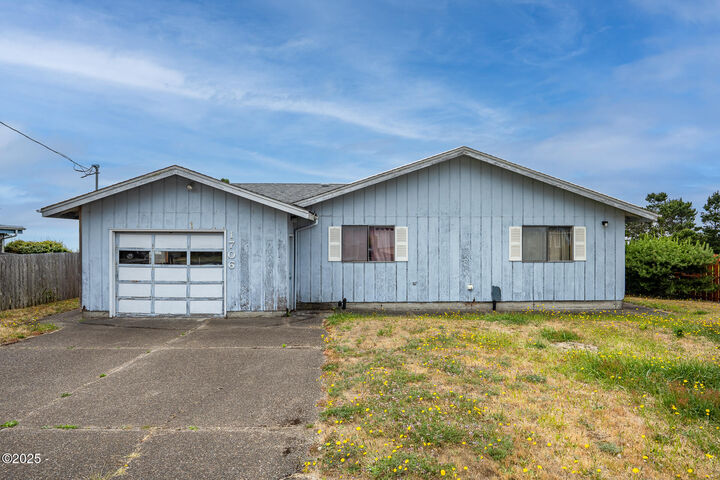 Property Photo: 1706 NW Oceanview Drive OR 97394