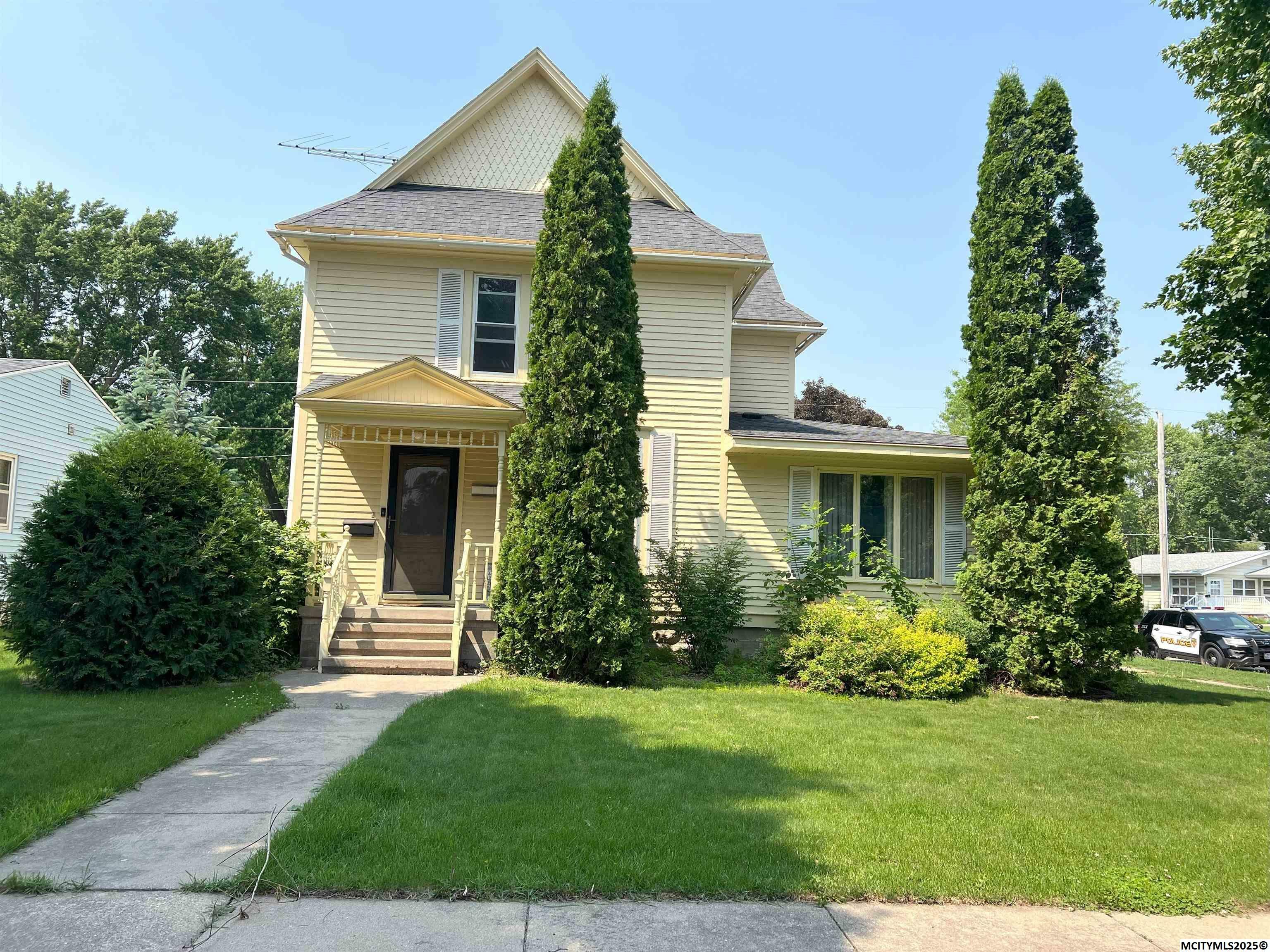Property Photo: 1033 Mechanic St IA 50461