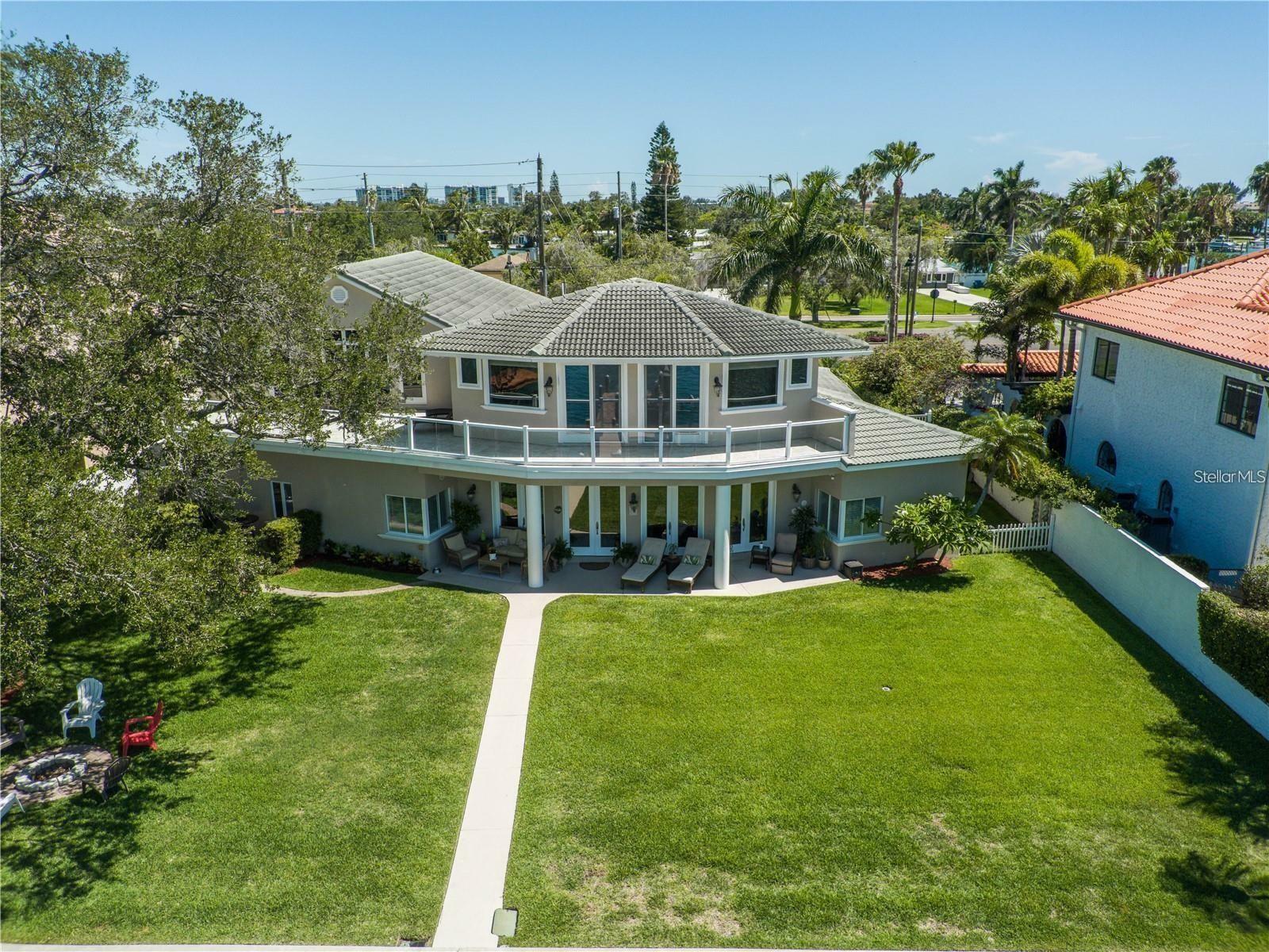 Property Photo: 3 Paradise Lane FL 33706