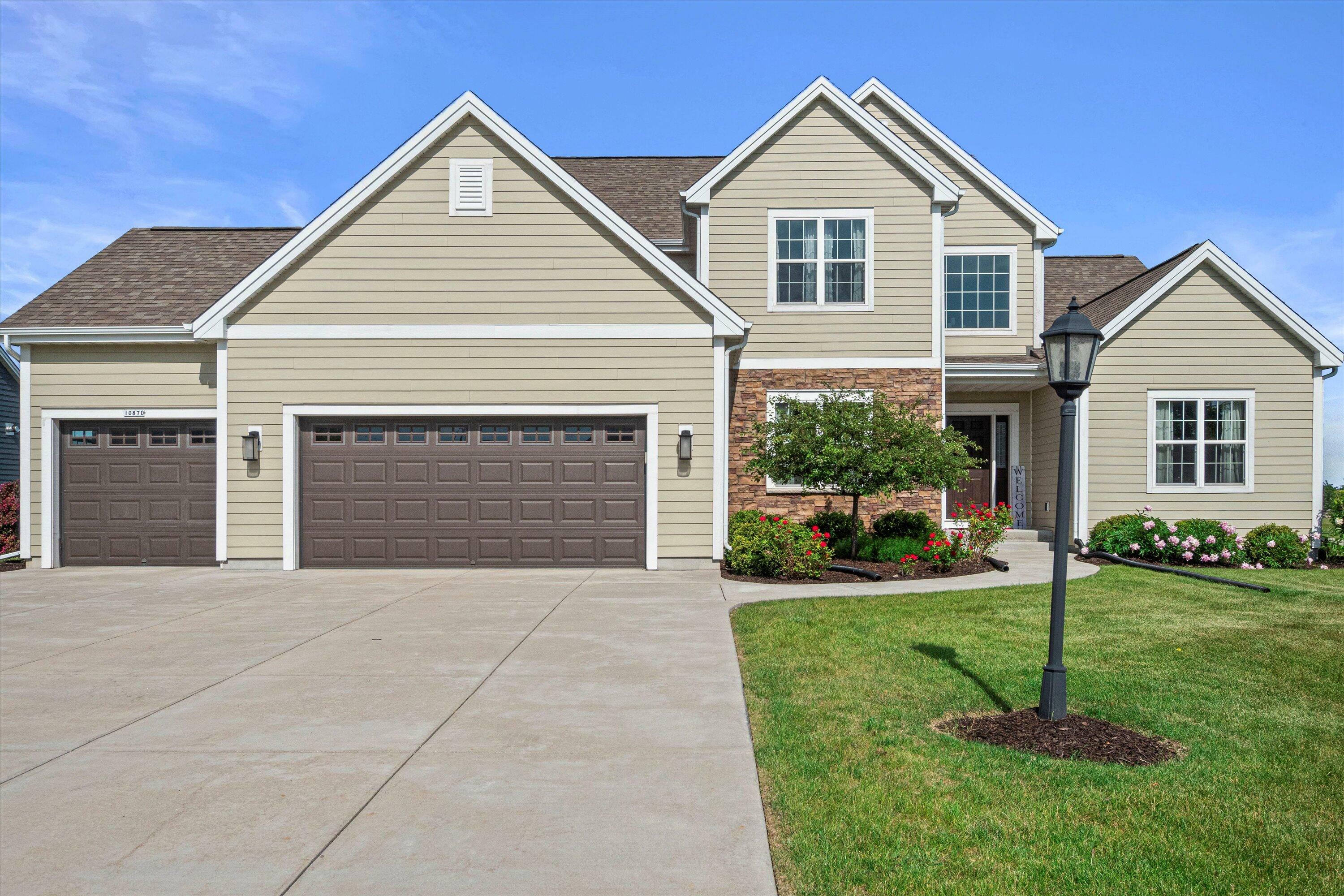 Property Photo: 10870 N Spartan Cir WI 53097