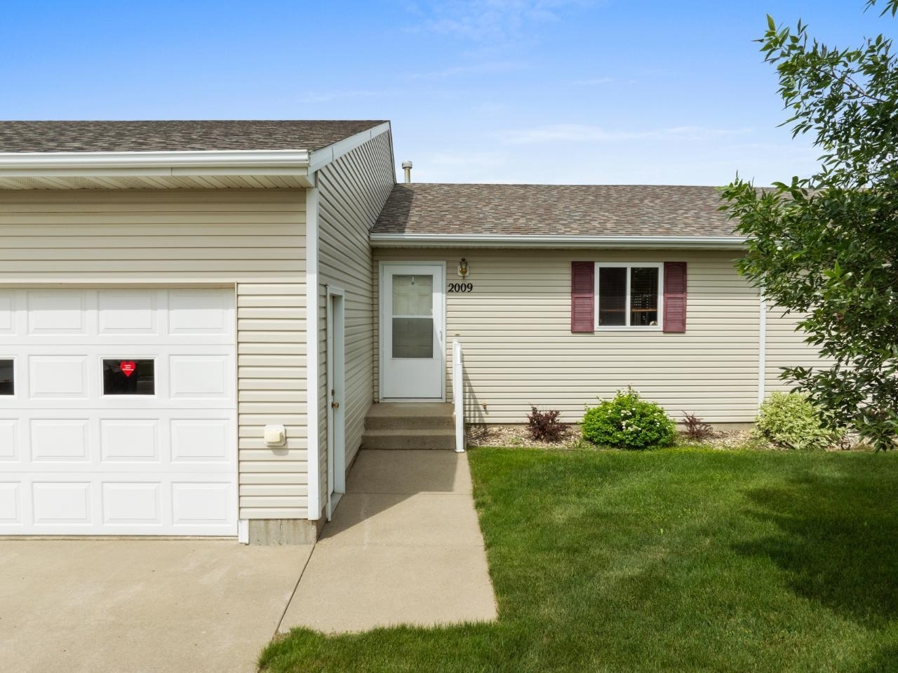 Property Photo: 2009 14th St NW ND 58703