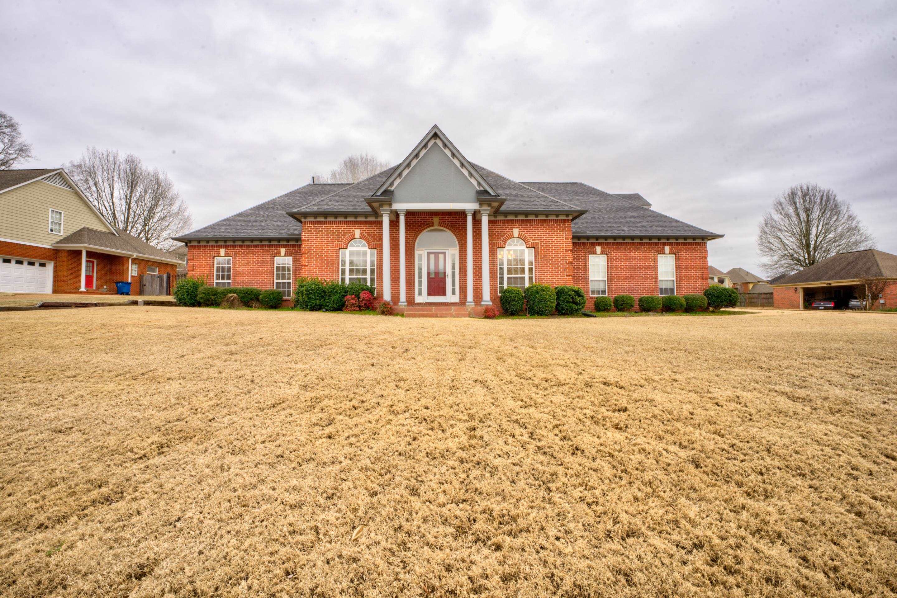 Property Photo: 6384 Acree Woods Dr MS 38654