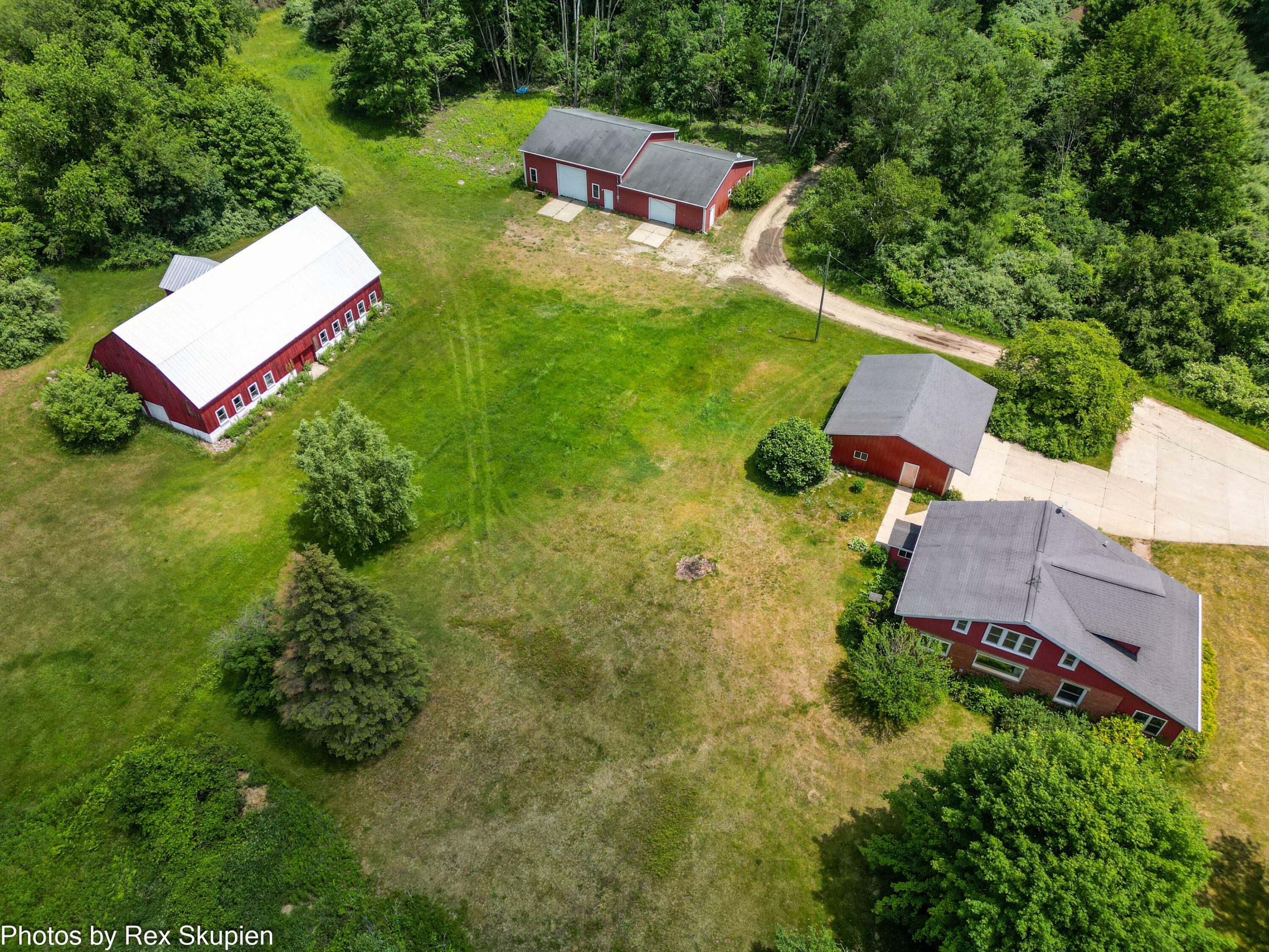 Property Photo: 3193 W 112th Street MI 49327