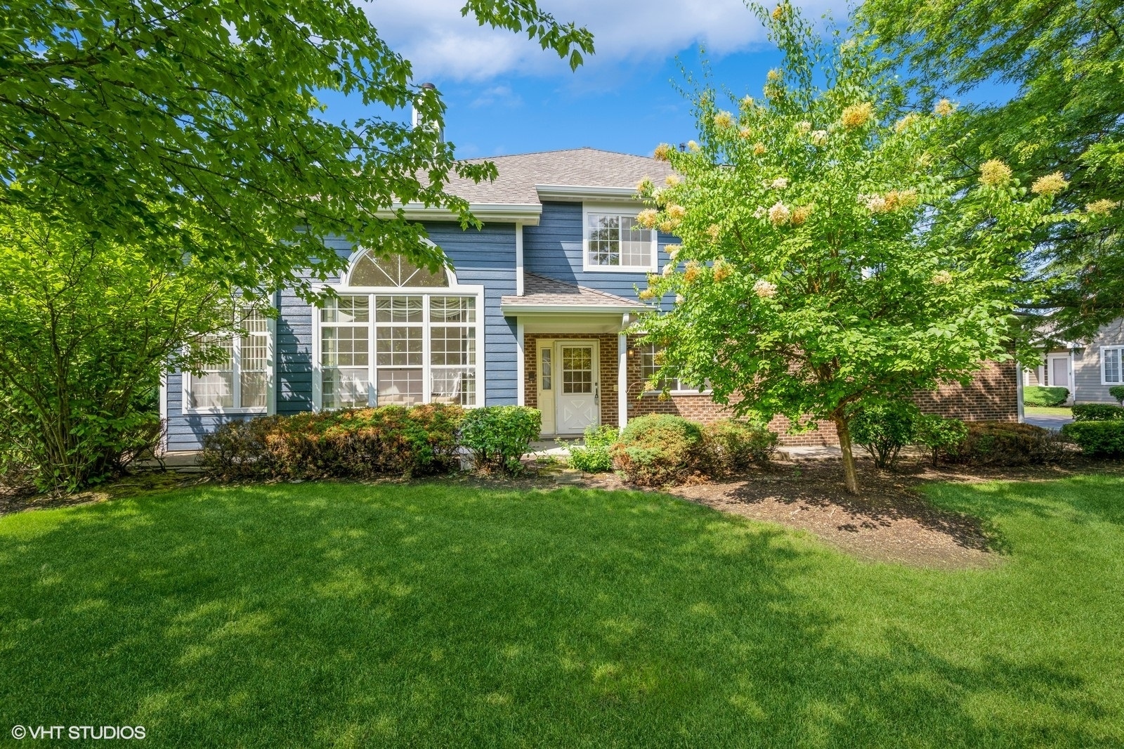 Property Photo: 1152 S Parkside Drive IL 60067
