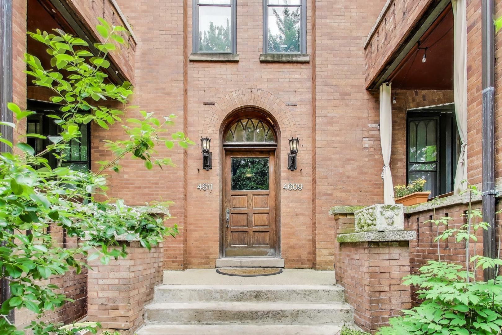 Property Photo: 4611 N Magnolia Avenue 2 IL 60640
