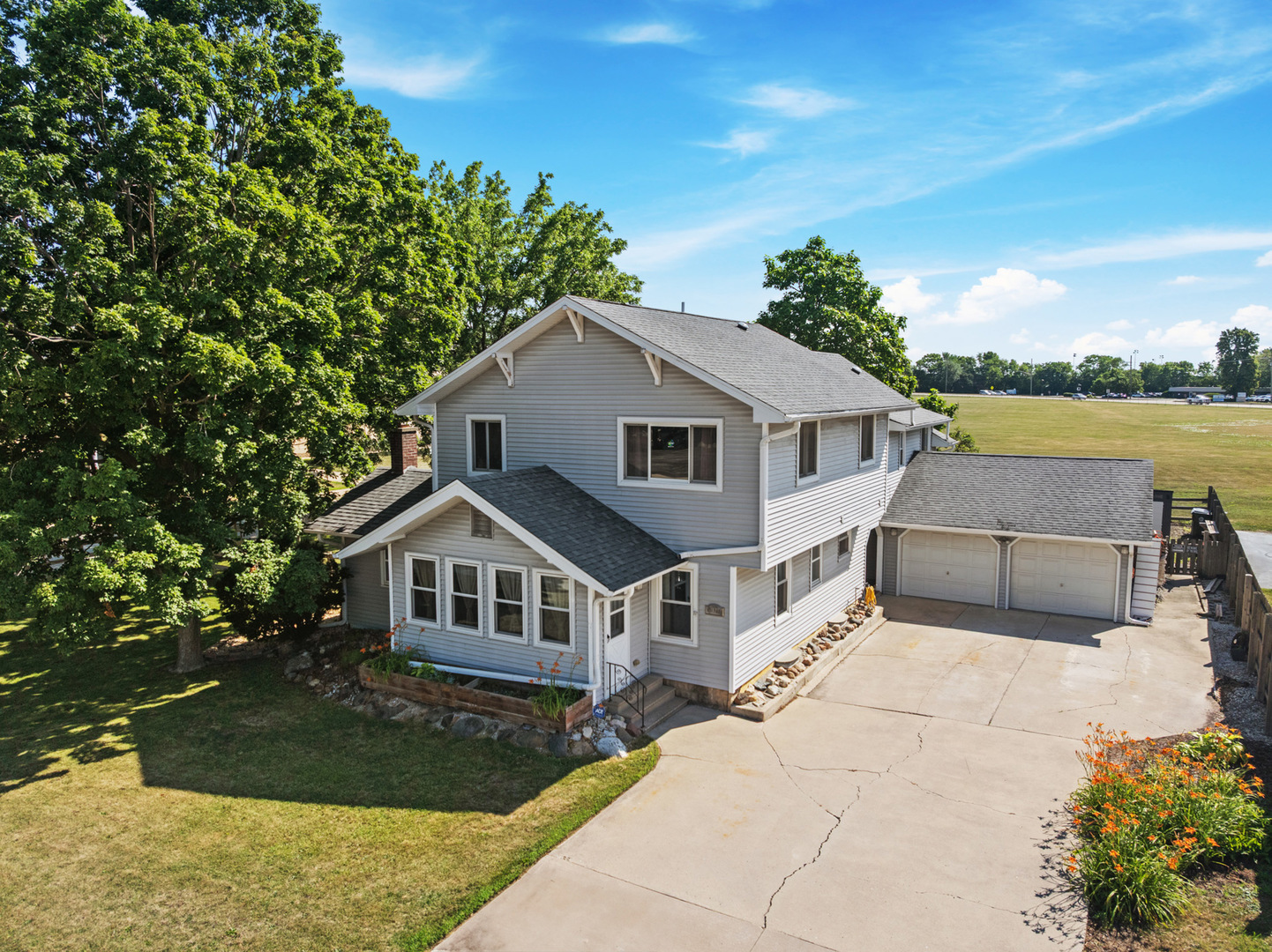 206 Washington Street  Oswego IL 60543 photo