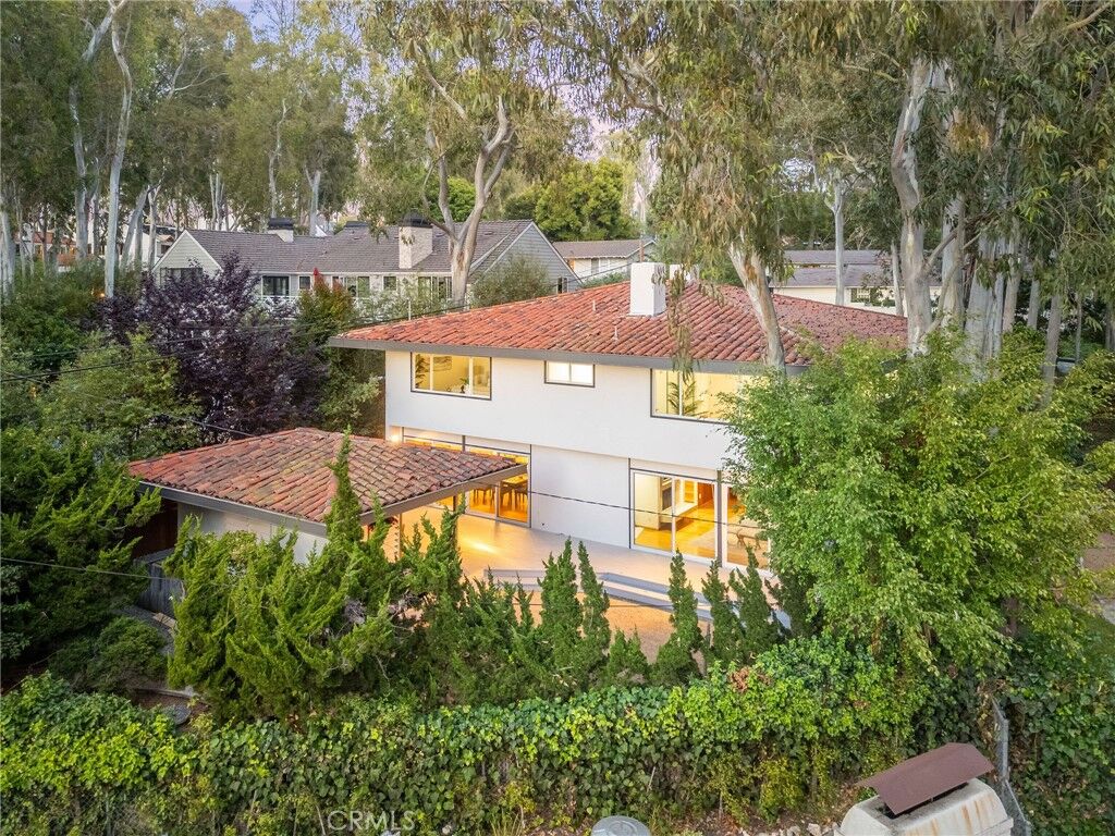 Property Photo: 105 Via Capay CA 90274