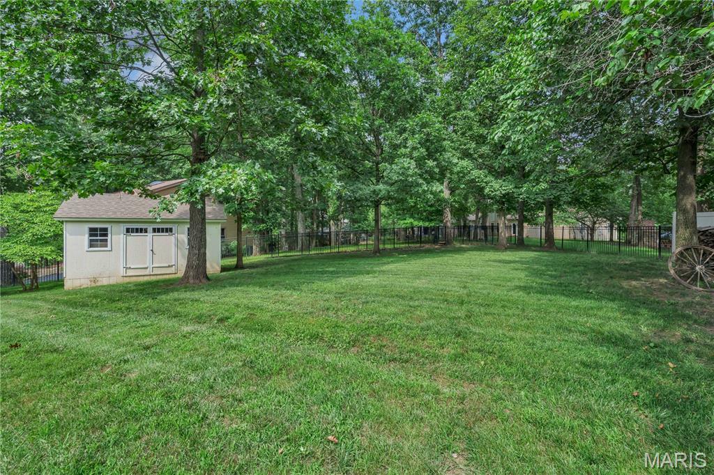 Property Photo: 1587 Paradise Valley Drive MO 63049