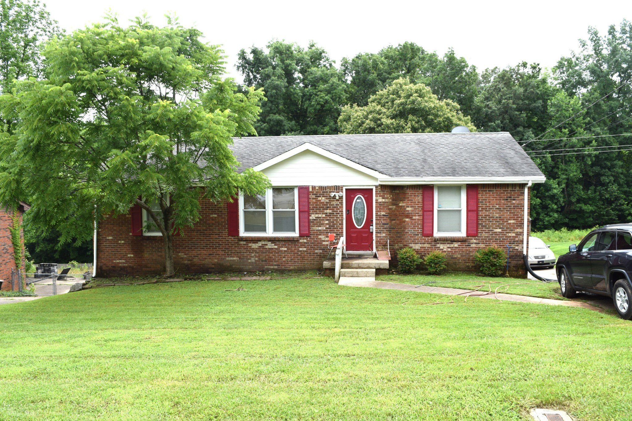 Property Photo: 722 Overton Dr TN 37042