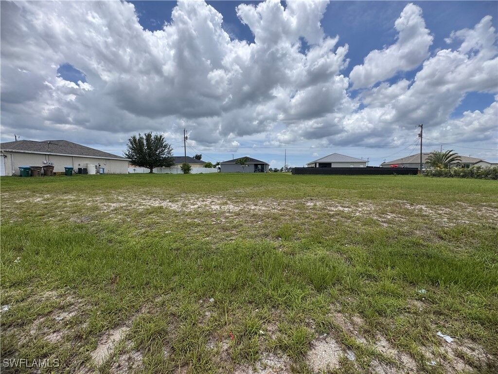 Property Photo:  1908 NE 1st Avenue  FL 33909 