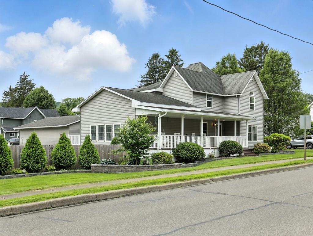 Property Photo: 609 Lincoln St PA 18840
