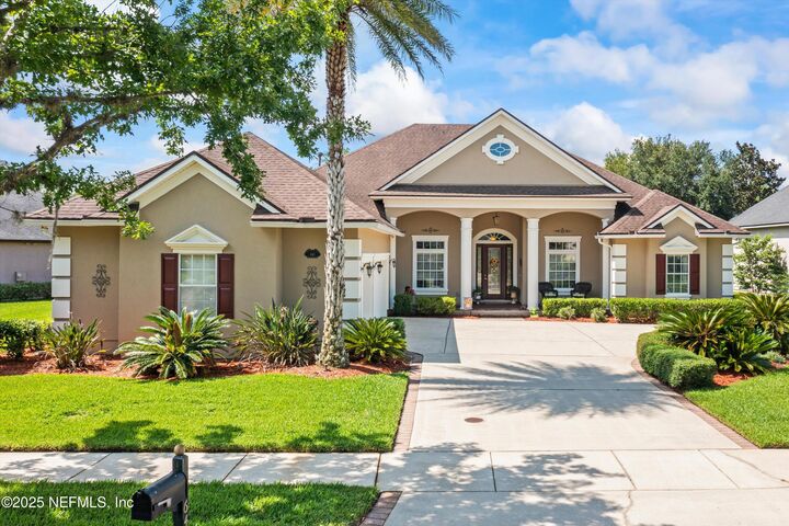 Property Photo: 641 Donald Ross Way FL 32092